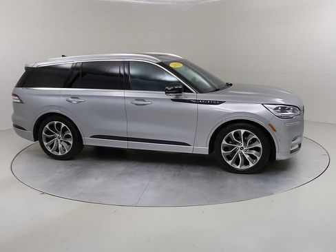 Used 2023 Lincoln Aviator Grand Touring w/ Equipment Group 301A AWD/4WD image 13