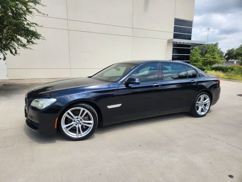Used 2014 BMW 740Li image 32