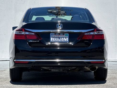 Used 2016 Honda Accord LX image 4