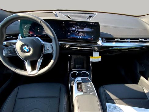 New 2025 BMW X2 xDrive28i w/ Technology Package AWD/4WD image 5