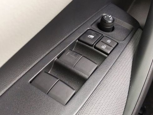 Used 2021 Toyota Corolla L image 21