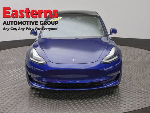 Used 2020 Tesla Model 3 Standard Range RWD image 2