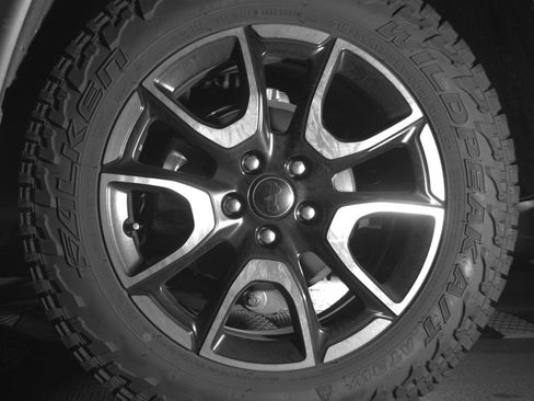 Used 2025 Jeep Compass Trailhawk image 14