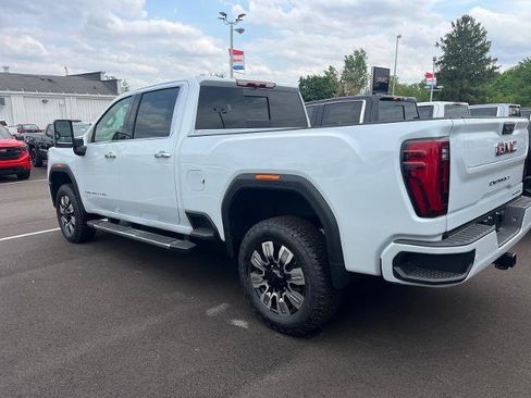 Used 2026 GMC Sierra 3500 Denali AWD/4WD image 5