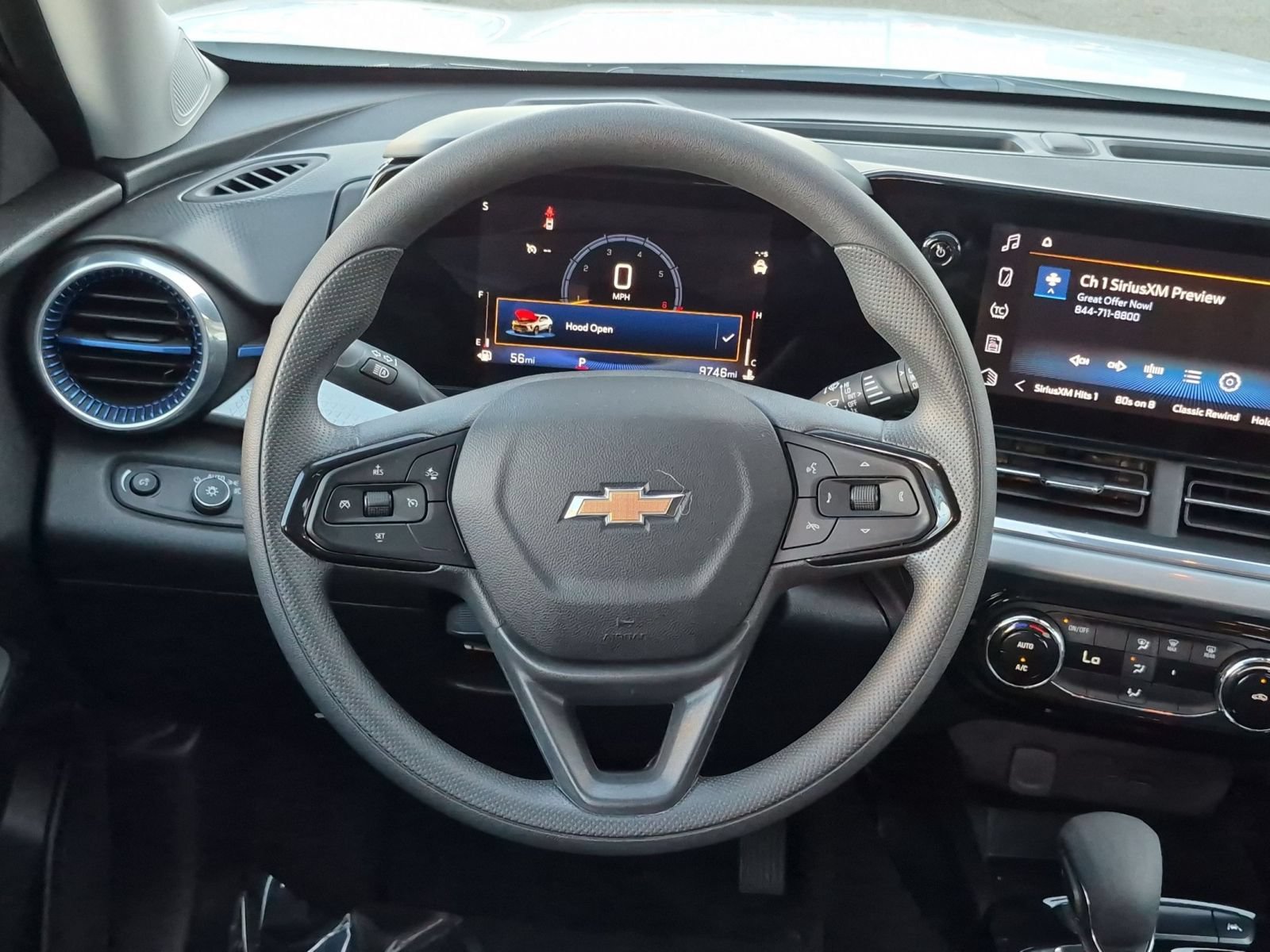 Used 2024 Chevrolet Trax LT FWD image 13