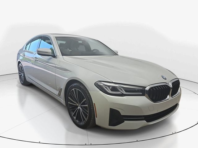 Used 2023 BMW 530i xDrive w/ Premium Package AWD/4WD image 2