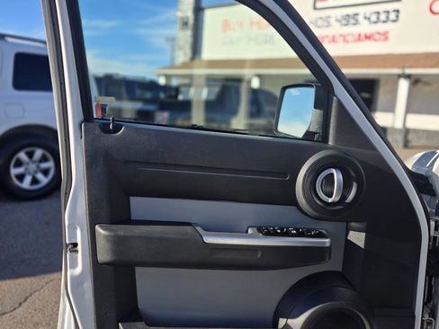 Used 2008 Dodge Nitro SLT RWD image 15