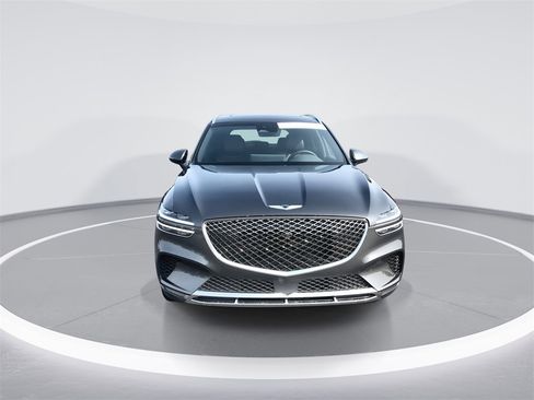 Used 2024 Genesis GV70 2.5T w/ Advanced Package image 3