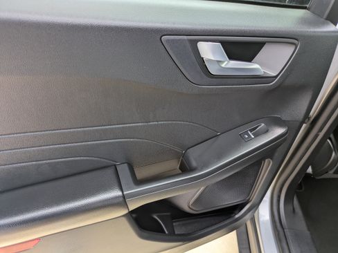Used 2023 Ford Escape ST-Line image 11