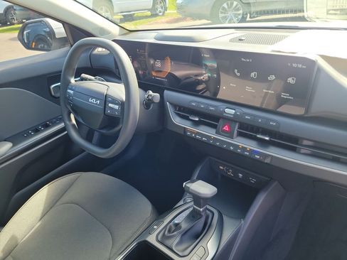 New 2026 Kia K4 FWD image 8