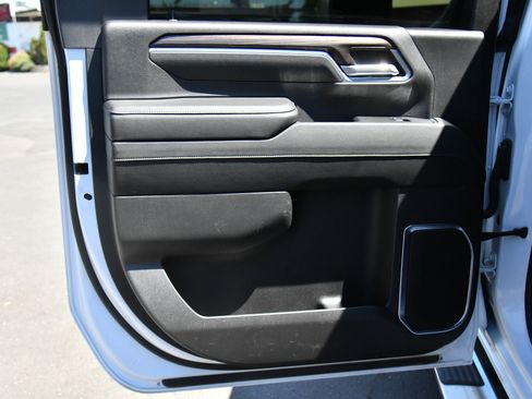 Used 2025 Chevrolet Silverado 2500 LT image 37