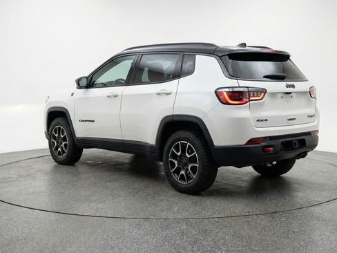 Used 2025 Jeep Compass Trailhawk w/ Trailer Tow Group AWD/4WD image 6