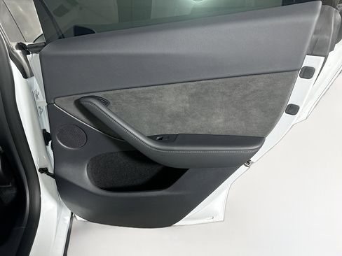 Used 2022 Tesla Model Y Performance image 29