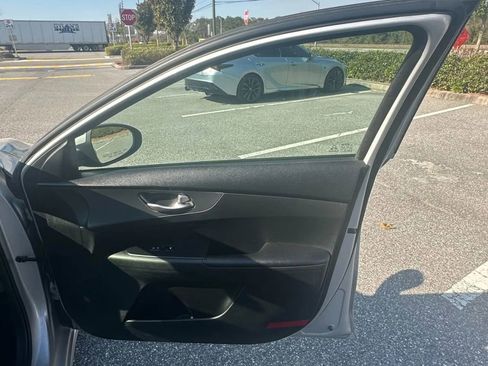Used 2019 Kia Forte LXS image 15