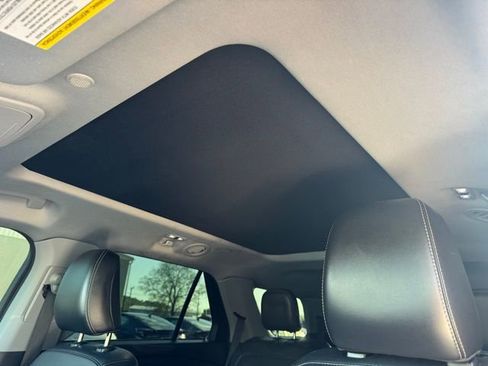 Used 2021 Ford Explorer XLT w/ Equipment Group 202A AWD/4WD image 13