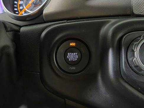 Used 2022 Jeep Gladiator Willys image 19