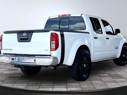 Used 2019 Nissan Frontier SV RWD image 6