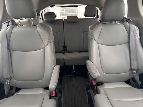 Used 2023 Toyota Sienna XLE w/ XLE Plus Package image 15