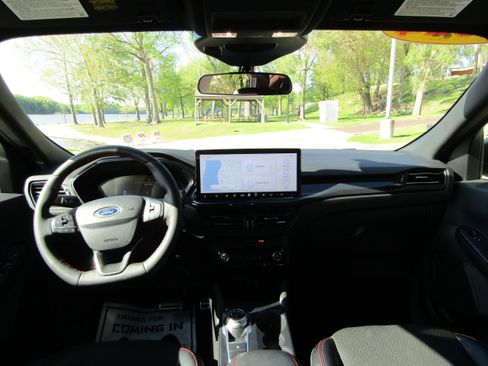 Used 2024 Ford Escape ST-Line w/ Tech Pack #1 AWD/4WD image 35