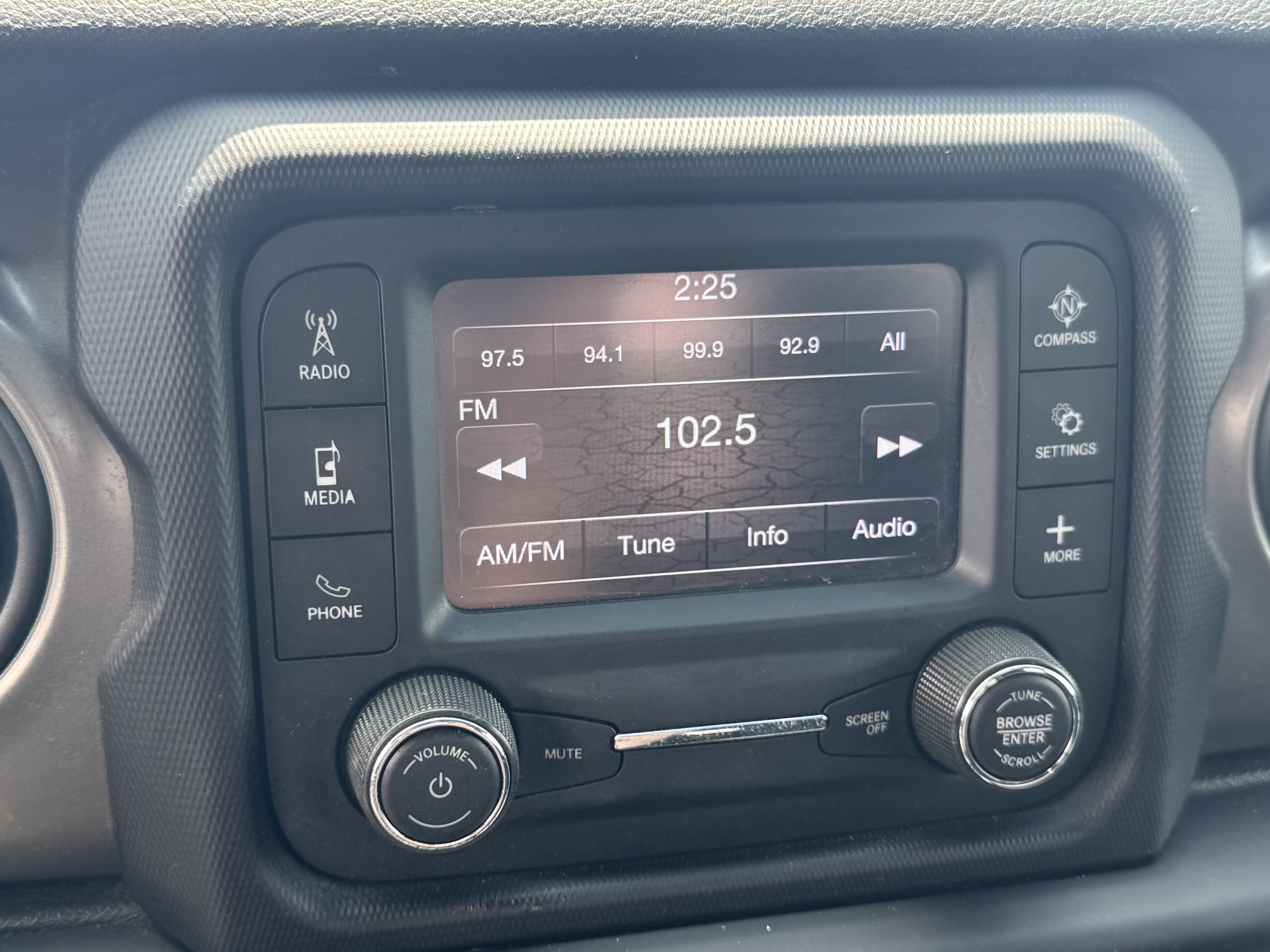 Used 2020 Jeep Wrangler Sport AWD/4WD image 22