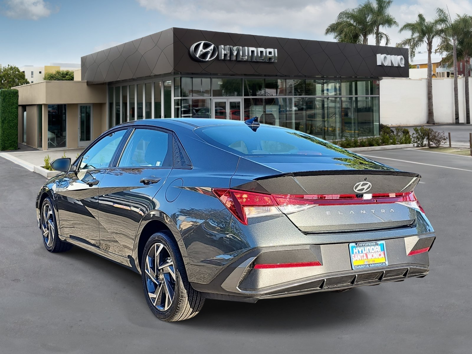 Certified 2025 Hyundai Elantra Sport FWD image 5