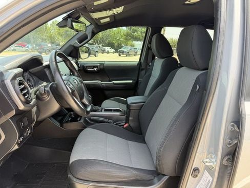 Used 2021 Toyota Tacoma TRD Sport w/ Technology Package RWD image 24