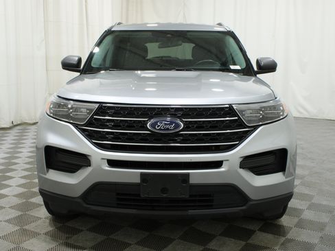 Used 2023 Ford Explorer XLT AWD/4WD image 34