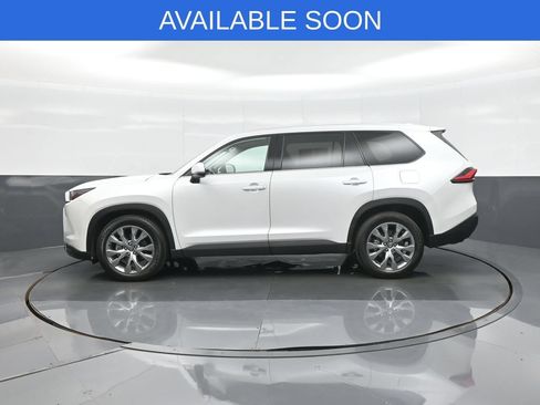 Certified 2024 Toyota Grand Highlander AWD image 4