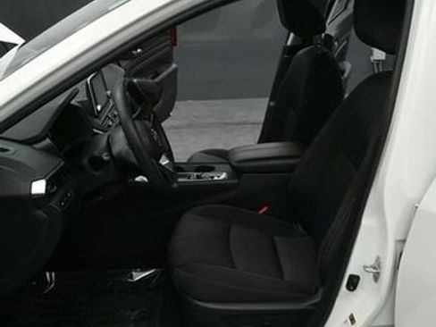 Used 2020 Nissan Altima 2.5 S FWD image 9