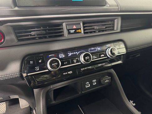 Used 2025 Honda Pilot Elite image 22