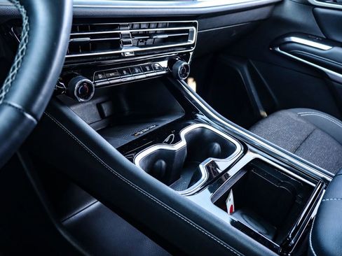 Certified 2024 Chevrolet Traverse LT image 31