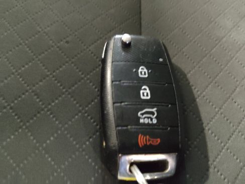 Used 2020 Kia Sorento AWD V6 image 32
