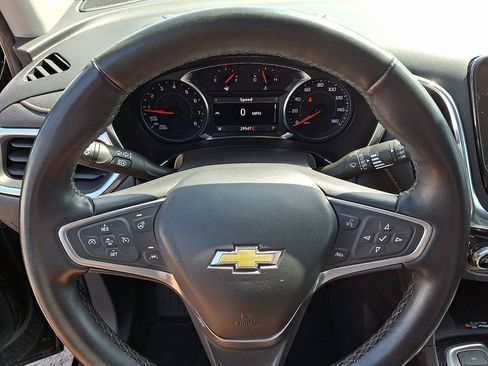 Used 2023 Chevrolet Equinox Premier image 20