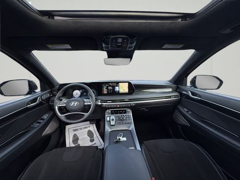 Used 2024 Hyundai Palisade Calligraphy image 2