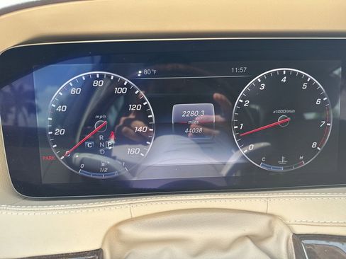Used 2019 Mercedes-Benz S 560 Sedan image 3