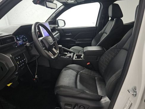 Used 2024 Toyota Tacoma TRD Off-Road w/ TRD Off Road Premium Package AWD/4WD image 7