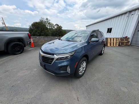 Used 2024 Chevrolet Equinox LT AWD/4WD image 2