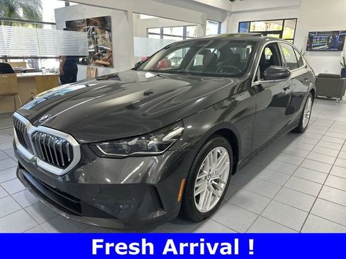 Used 2024 BMW 530i w/ Premium Package image 32