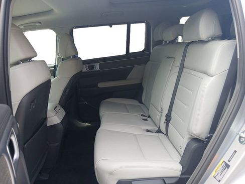 Used 2025 Hyundai Santa Fe Limited FWD image 13