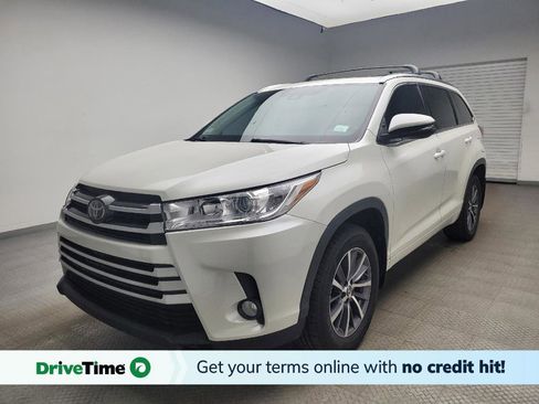Used 2018 Toyota Highlander XLE image 1