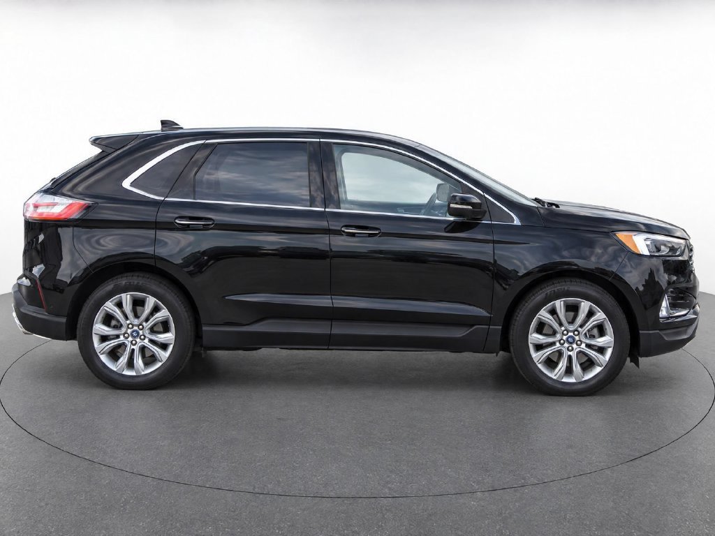 Used 2020 Ford Edge Titanium w/ Equipment Group 301A AWD/4WD image 8