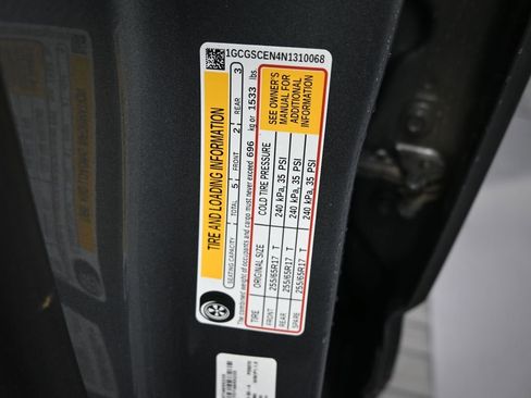 Used 2022 Chevrolet Colorado LT w/ LT Convenience Package image 9