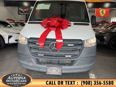 Used 2025 Mercedes-Benz Sprinter 3500 w/ Parking Package image 34