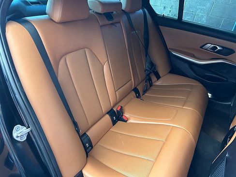 Used 2022 BMW 330i Sedan w/ Convenience Package RWD image 32