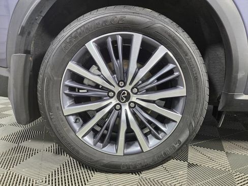 Used 2023 INFINITI QX60 Sensory w/ Vision Package AWD/4WD image 9