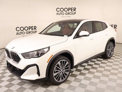 New 2026 BMW X2 xDrive28i w/ Technology Package AWD/4WD image 10