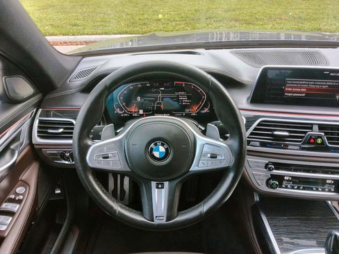 Used 2020 BMW 750i xDrive w/ Executive Package AWD/4WD image 8