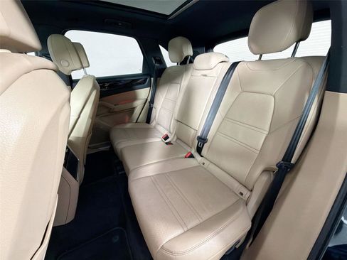 Certified 2022 Porsche Cayenne Coupe AWD/4WD image 25