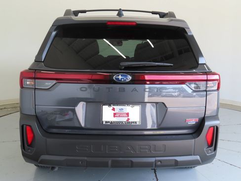 Used 2026 Subaru Outback Limited AWD/4WD image 4