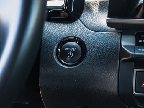 Used 2025 Toyota Camry SE FWD image 19